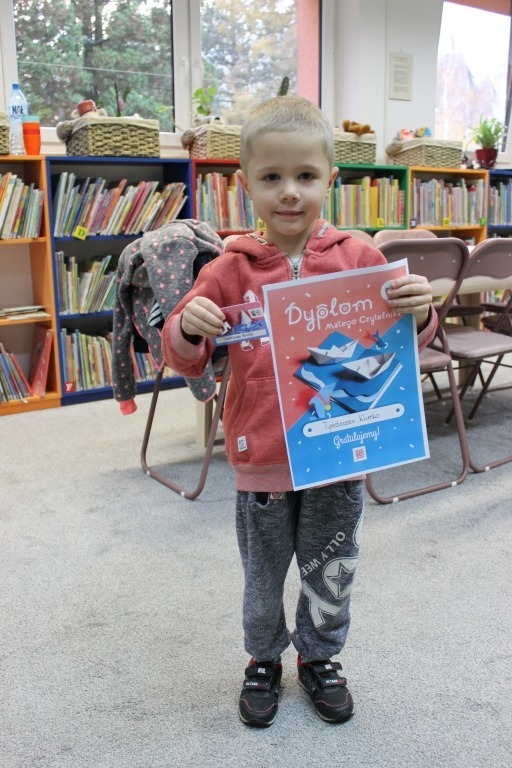 MAŁA KSIĄŻKA-WIELKI CZŁOWIEK