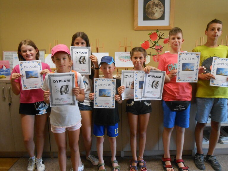 WAKACJE W BIBLIOTECE W ZBYTKOWIE