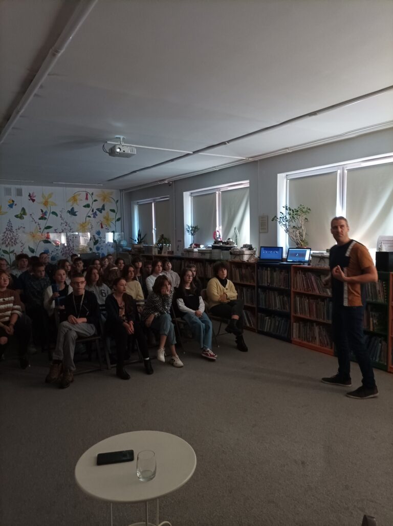 SPOTKANIE AUTORSKIE W FORMIE STAND UP’U PODRÓŻNICZEGO ZE STEFANEM CZERNIECKIM