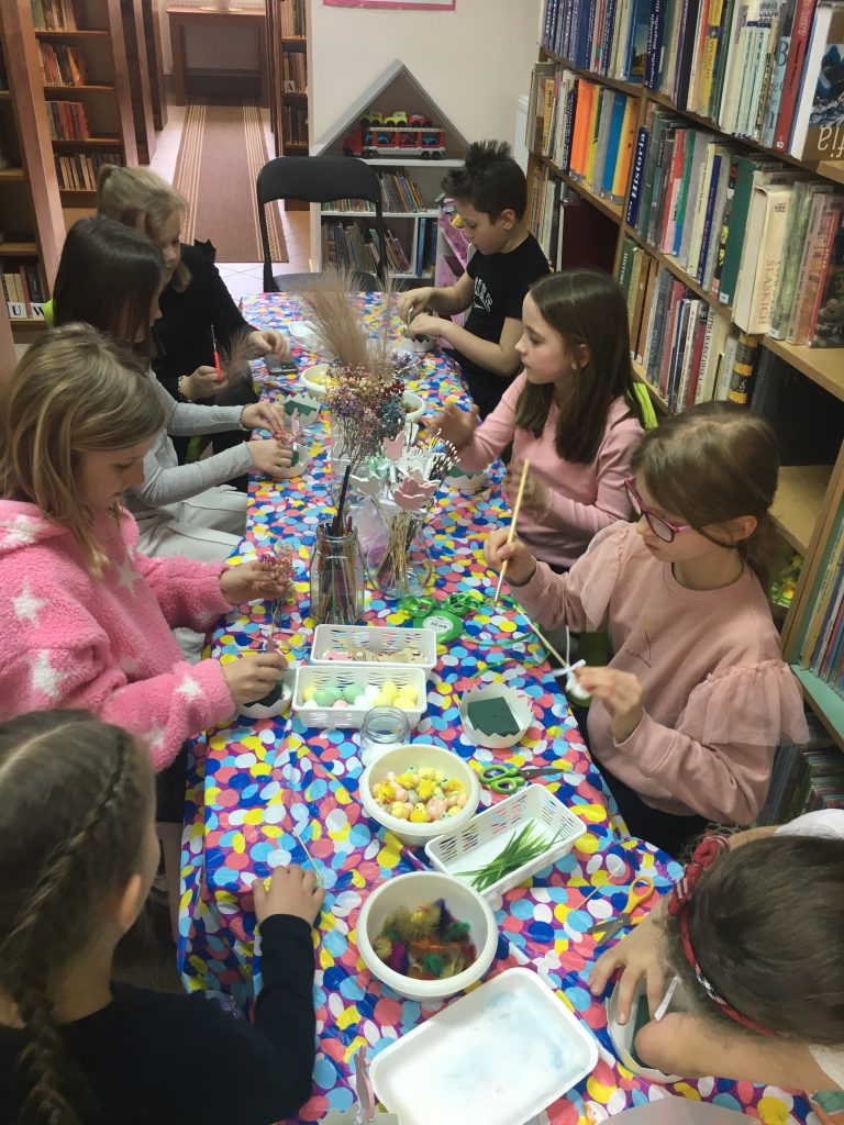 ŚWIĄTECZNE WARSZTATY PLASTYCZNE