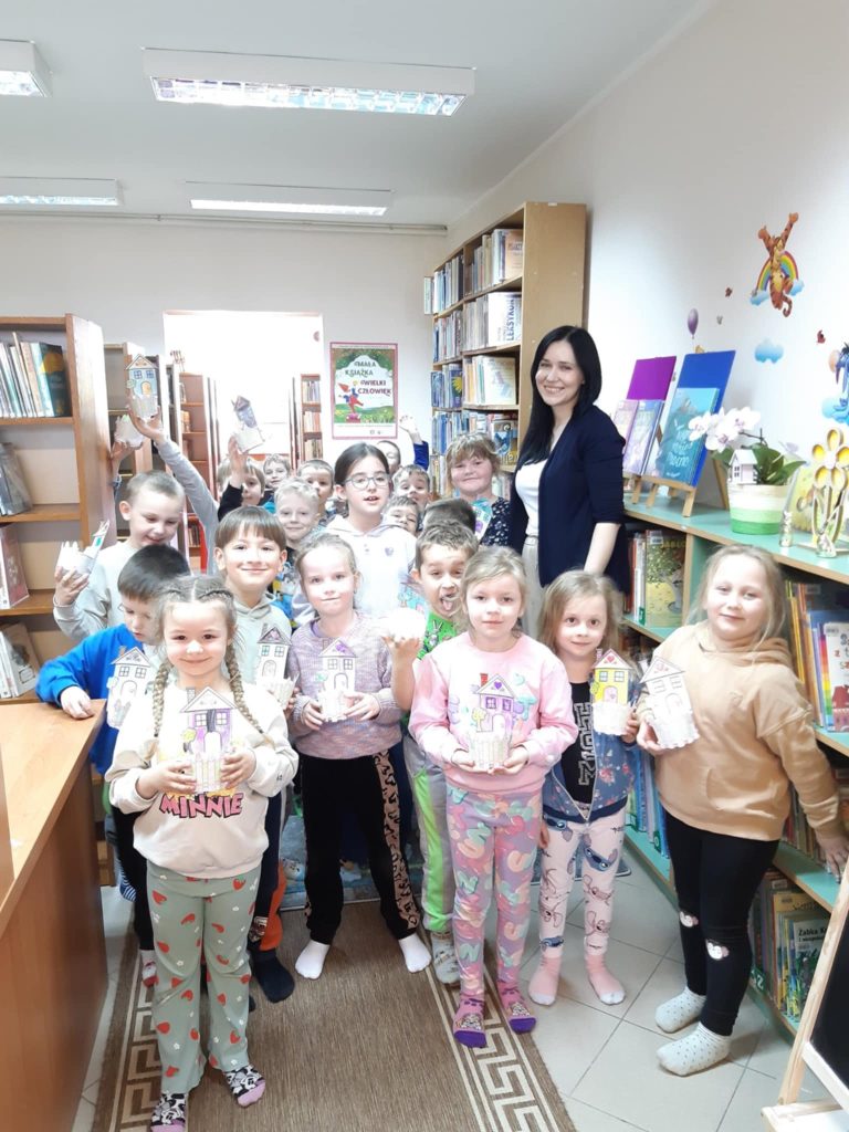 ŚWIĄTECZNE SPOTKANIE Z PRZEDSZKOLAKAMI