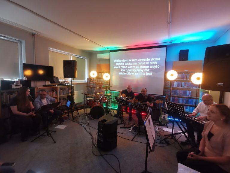 KONCERT UWIELBIENIOWY