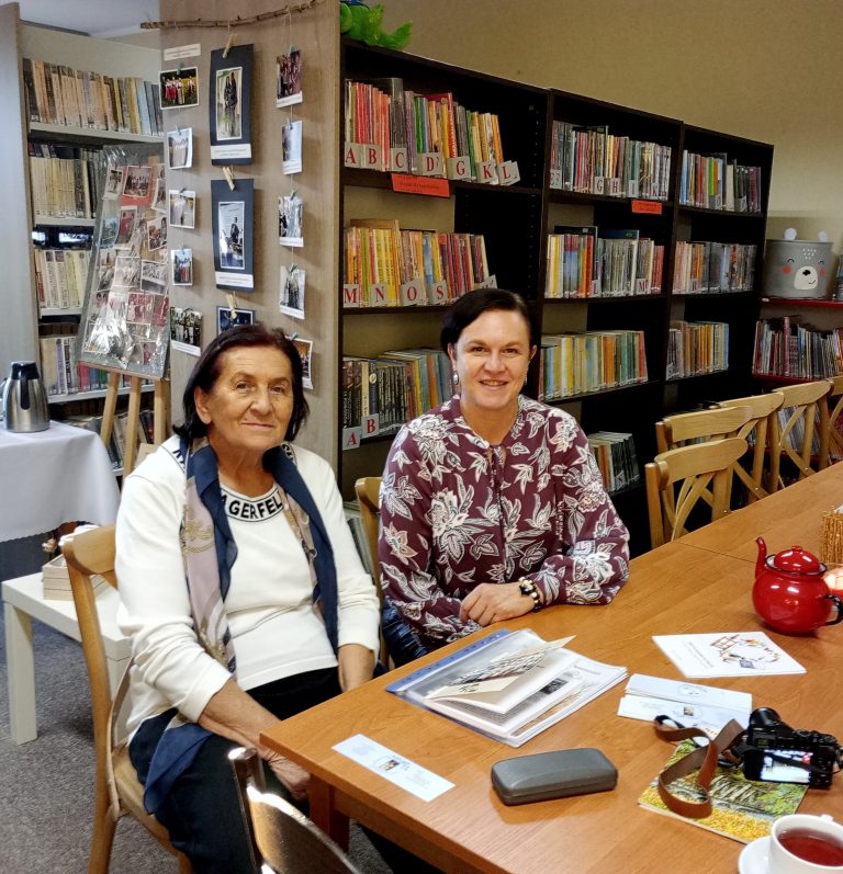 JESIENNY WIECZÓR WYPEŁNIONY WSPOMNIENIAMI