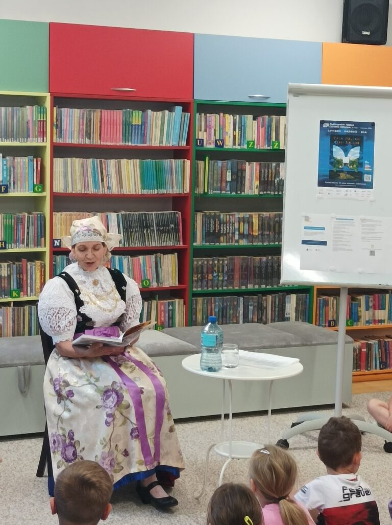 CAŁA POLSKA CZYTA DZIECIOM